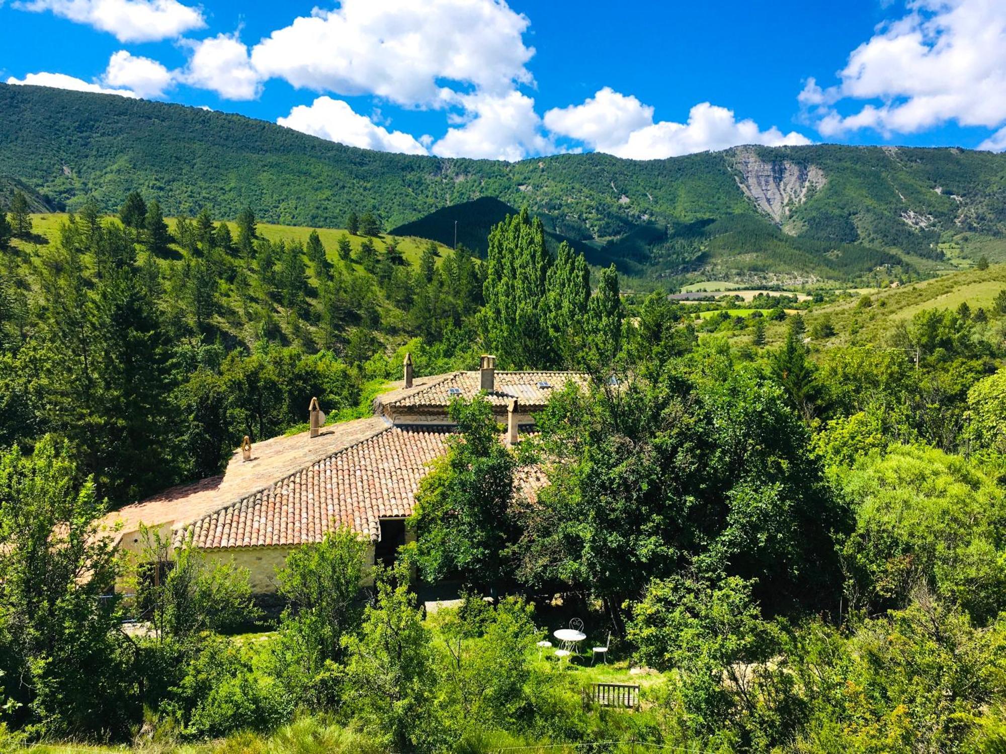 Le Moulin De La Viorne, Gite Avec Piscine Au Coeur De La Nature En Haute-Provence Les Omergues Екстер'єр фото